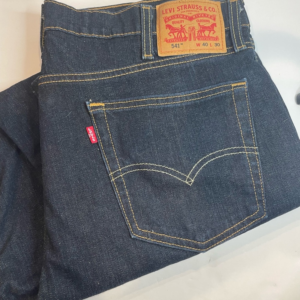 Men's Levi's 541 Athletic Taper Jeans size 40 x 30